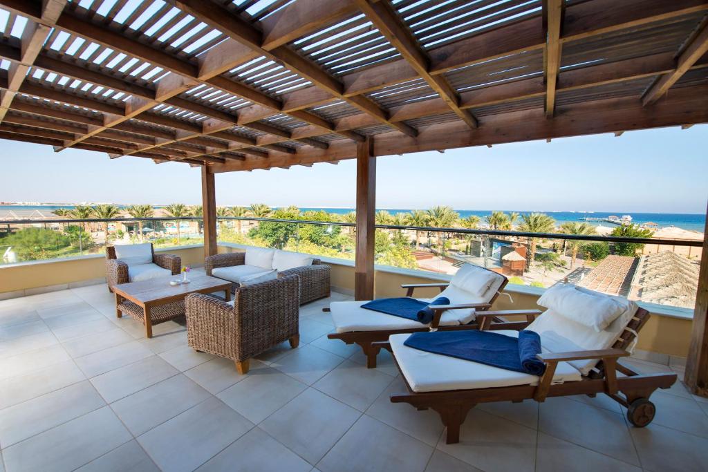 Amwaj Beach Club Resort (ex. Pickalbatros Beach Club)
