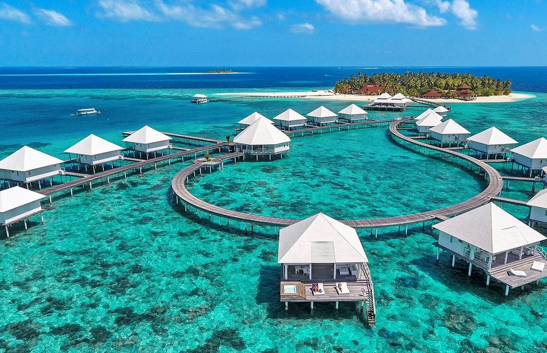 Diamonds Thudufushi Beach & Water Villas